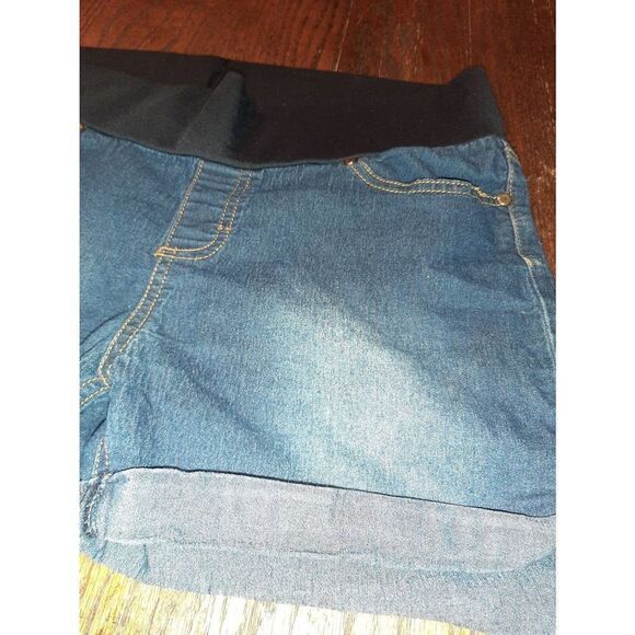 Medium Maternity Oh! Mamma Denim Blue Jean Shorts with Pockets - Picture 2 of 4